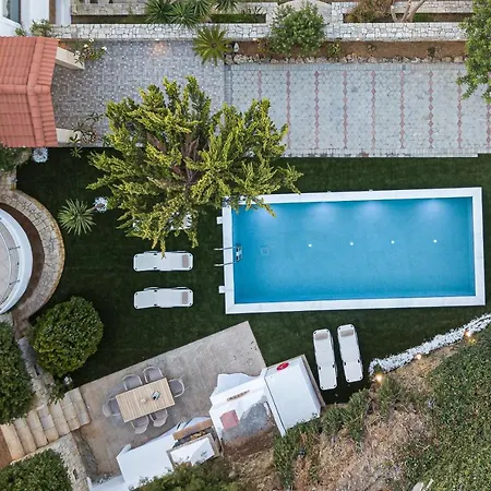 Veranda Sea View Villa, Walking Distance To Beach, By Thinkvilla *